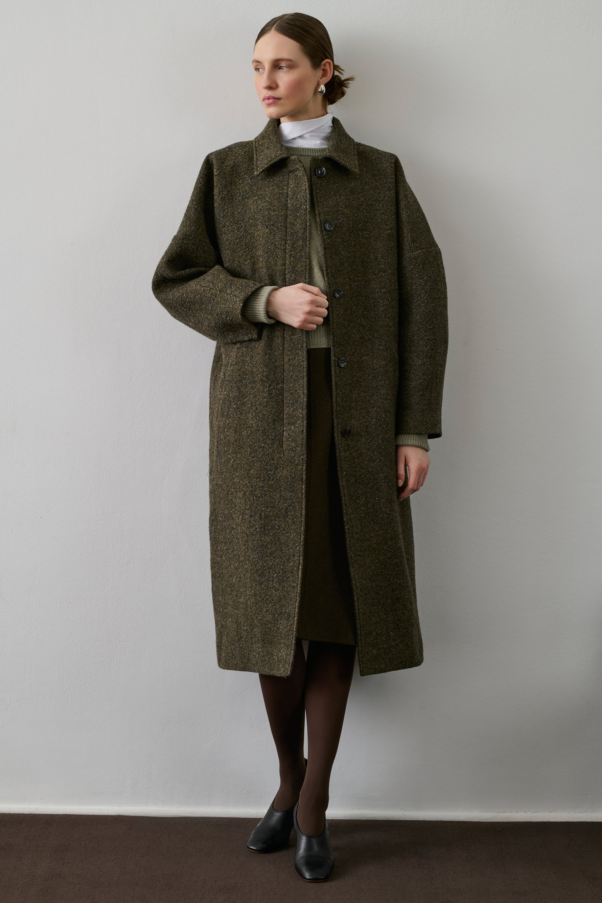 Chic Women&#39;s Khaki Boiled Wool Long Winter Coat with Shirt Collar