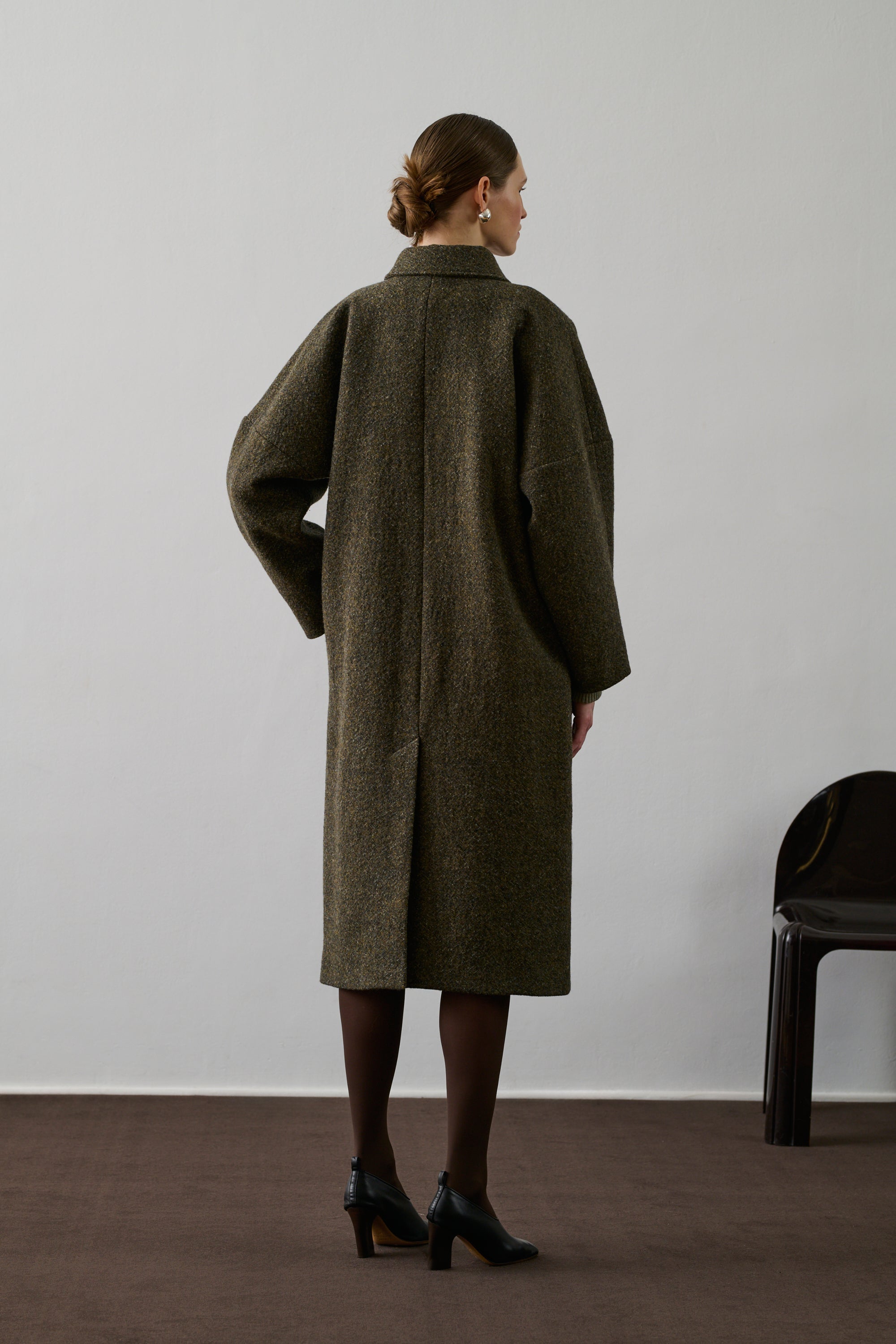 Chic Women&#39;s Khaki Boiled Wool Long Winter Coat with Shirt Collar