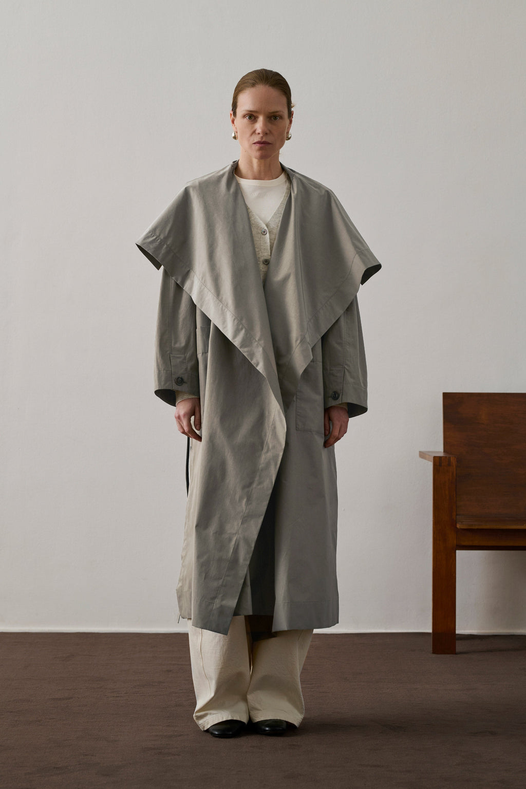 Chic Albatros Grey Wrap Trench Coat: Water-Repellent, Oversized Collar, Mid-Season Style