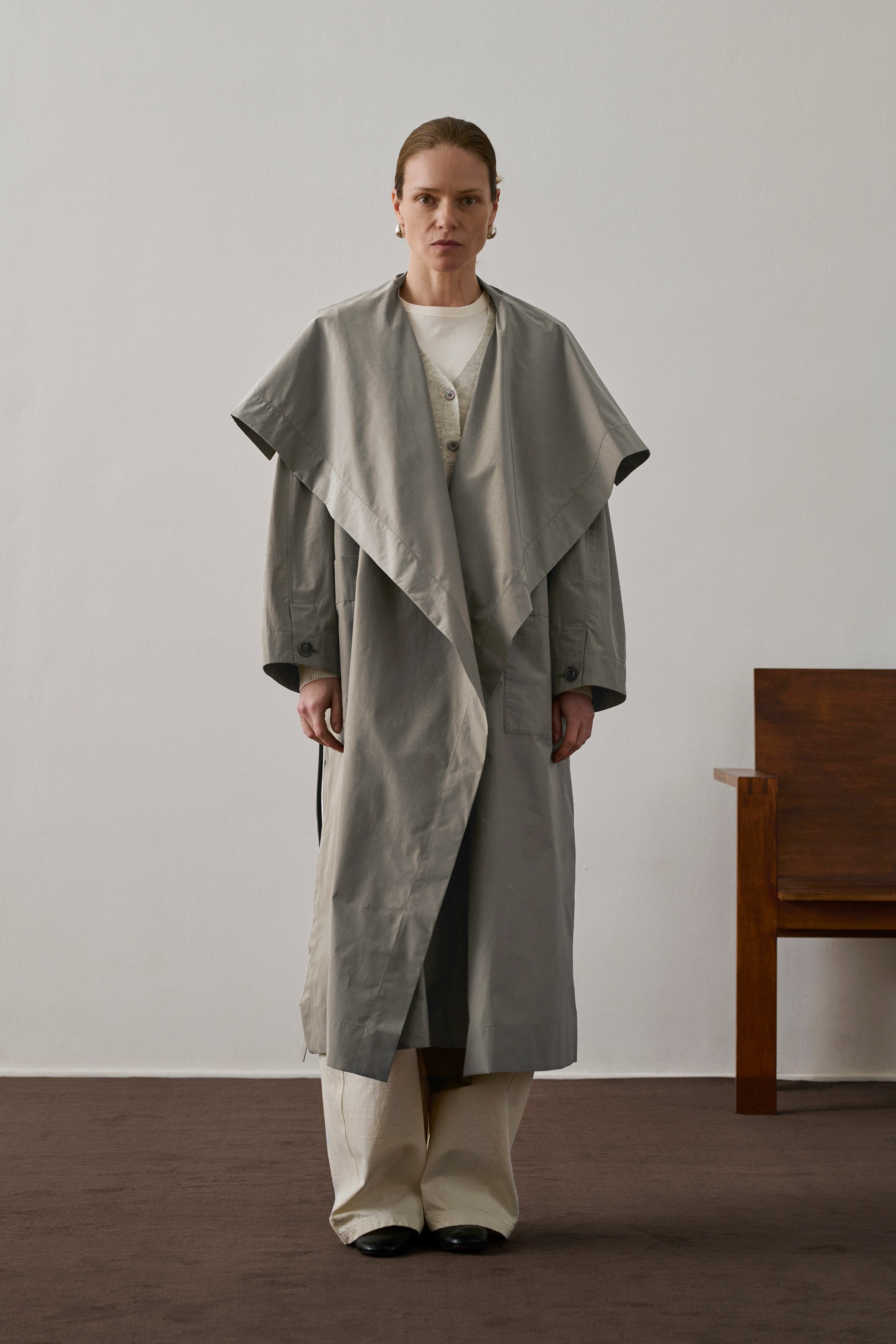 Chic Albatros Grey Wrap Trench Coat: Water-Repellent, Oversized Collar, Mid-Season Style