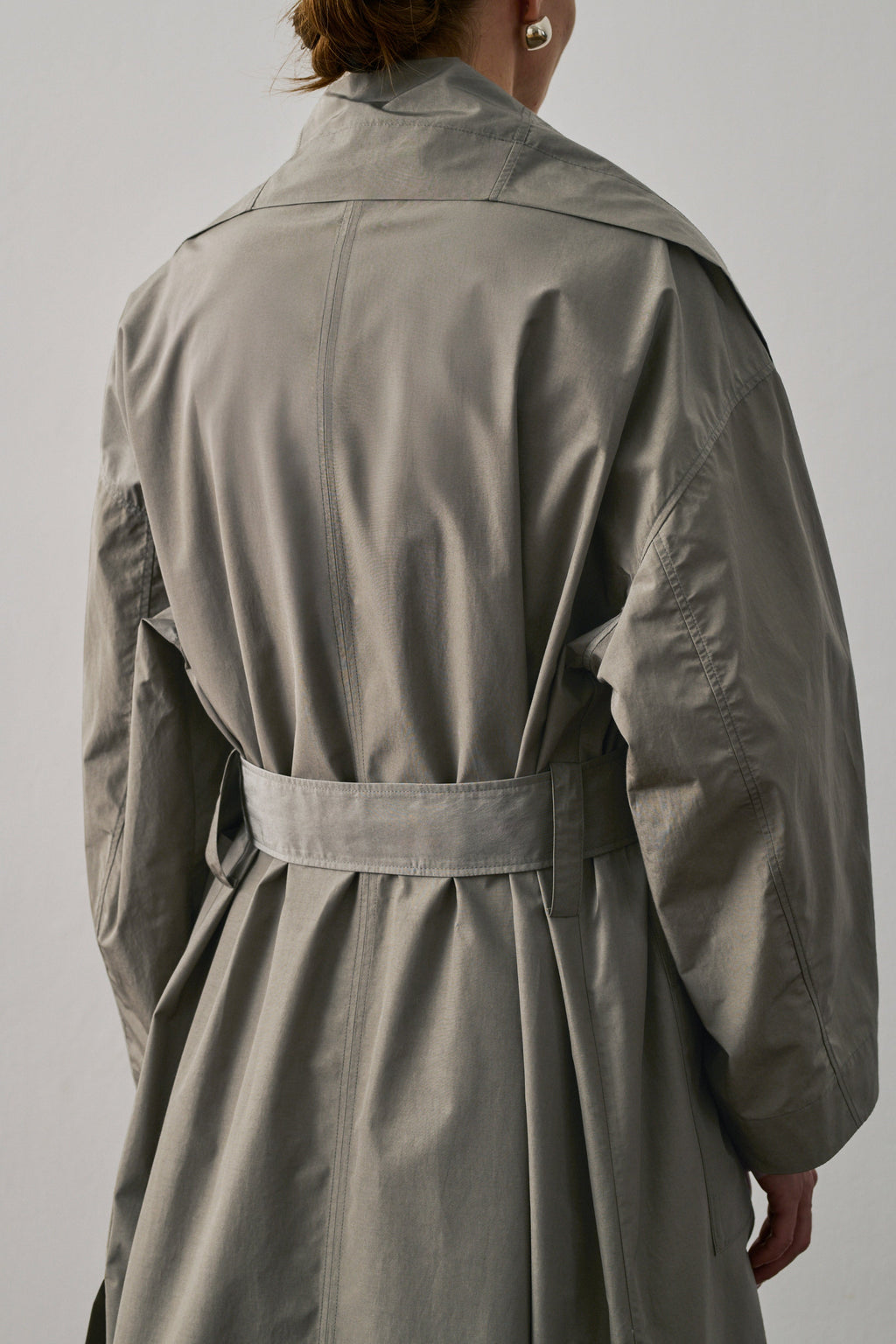 Chic Albatros Grey Wrap Trench Coat: Water-Repellent, Oversized Collar, Mid-Season Style