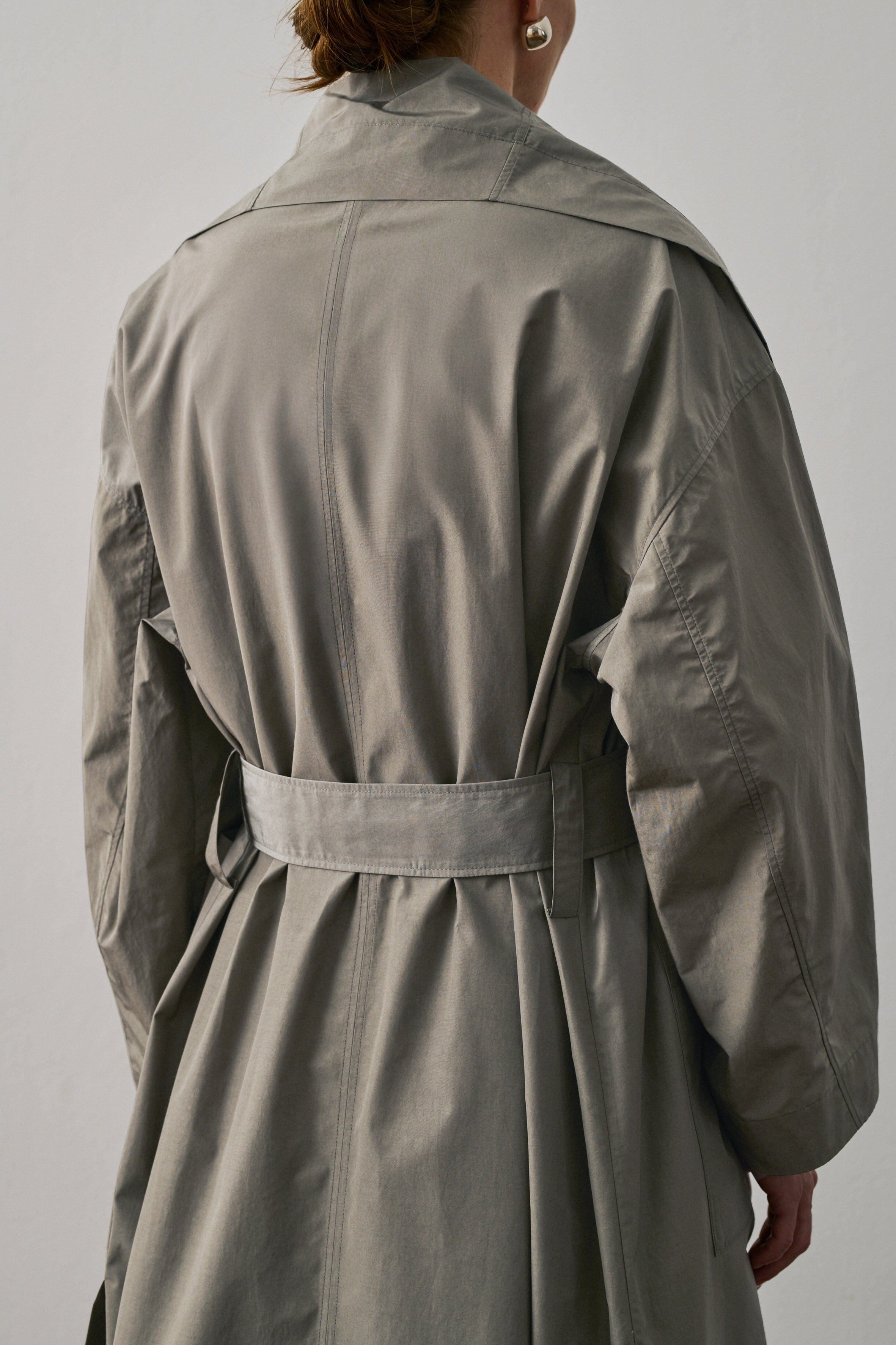 Chic Albatros Grey Wrap Trench Coat: Water-Repellent, Oversized Collar, Mid-Season Style