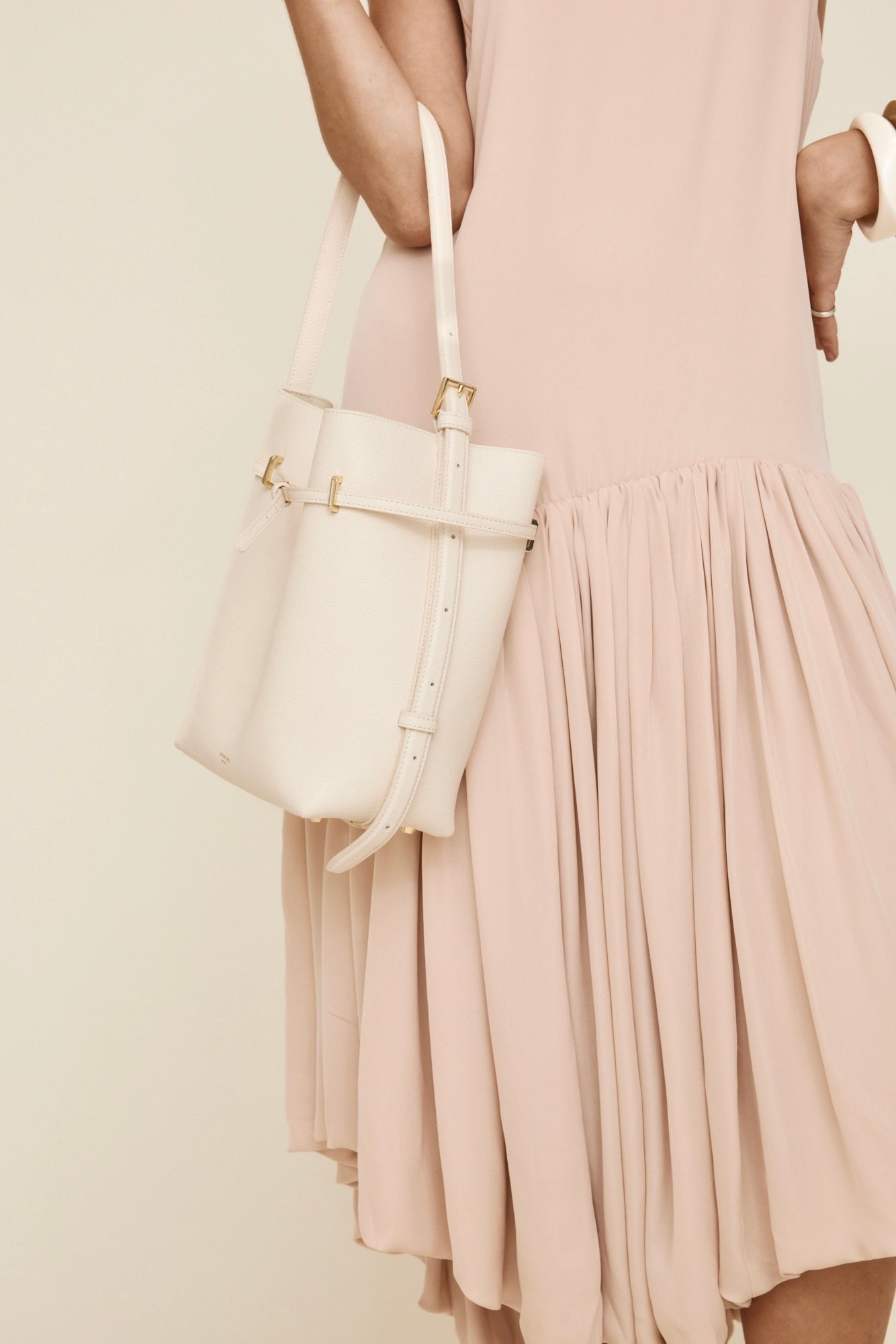 Chic Ivory Togo Leather Belted Tote Bag - Stylish Adjustable Shoulder Handbag