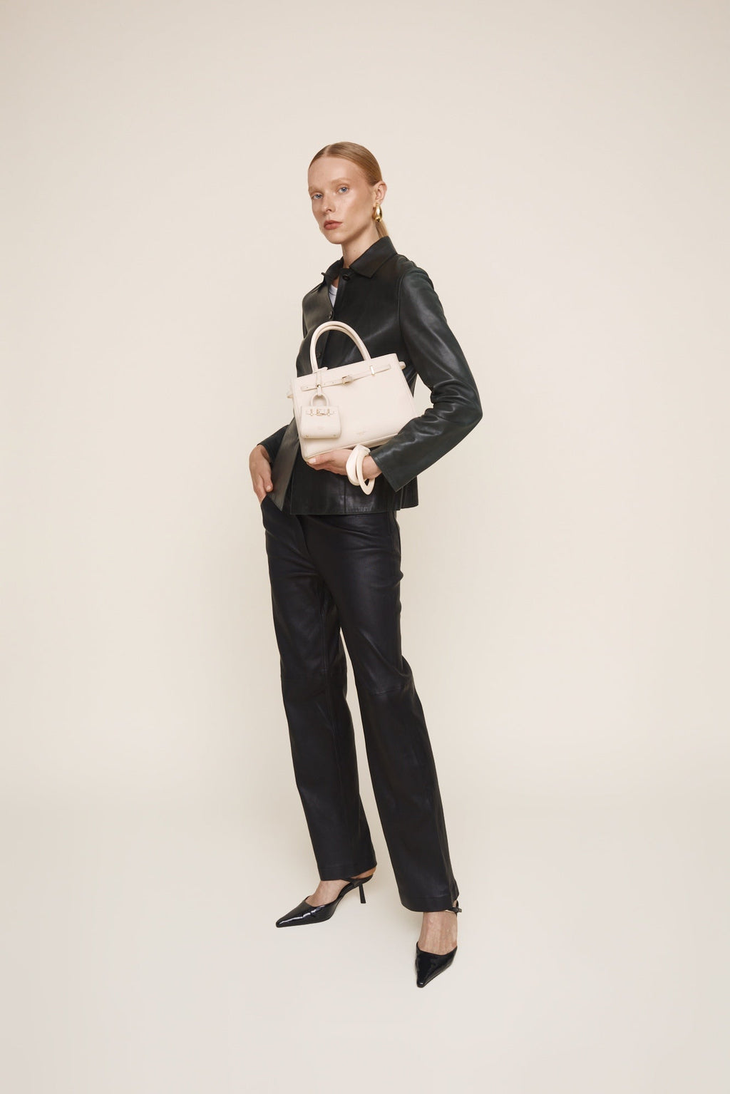 Chic Ivory Togo Leather Book Tote Bag 25: Versatile Crossbody Handbag