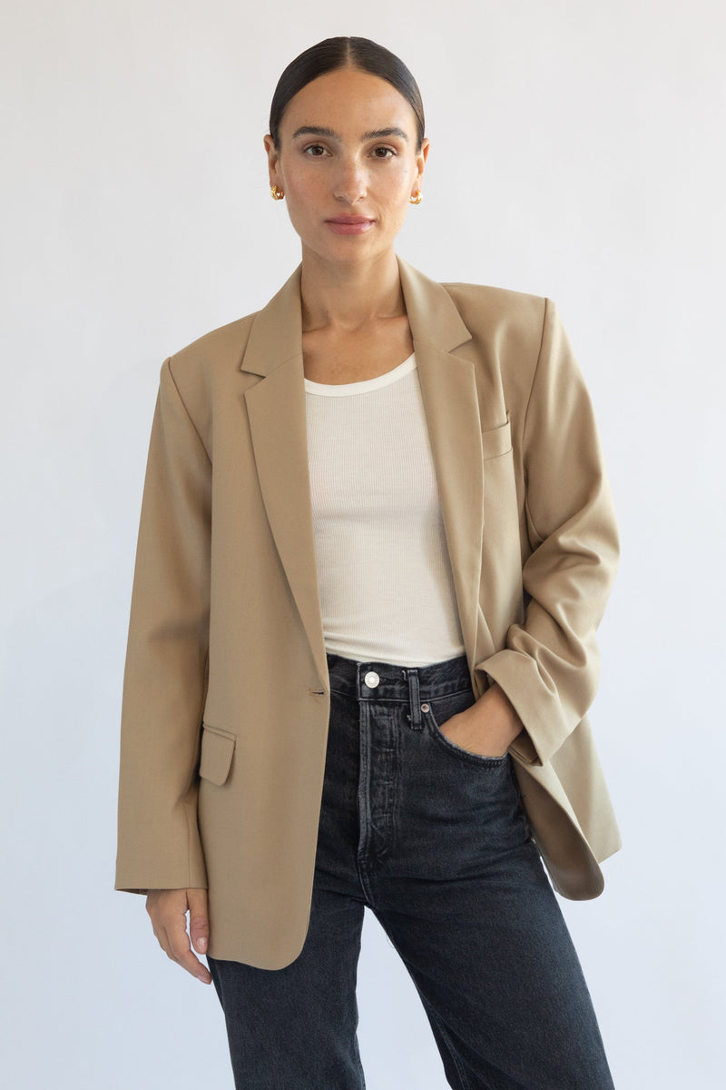 https://cdn.shopify.com/s/files/1/0077/4976/3136/files/0822-AlminaConcept6420.jpg?v=1692806679