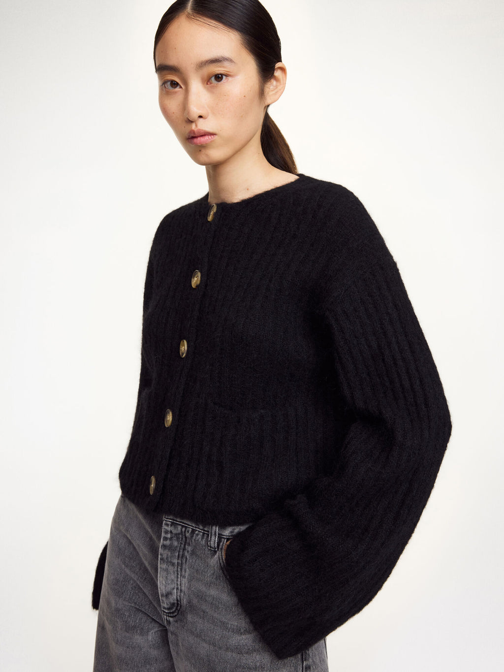 Chic Cierrou Ribbed Wool-Blend Cardigan with Statement Buttons – Perfect Layering Piece