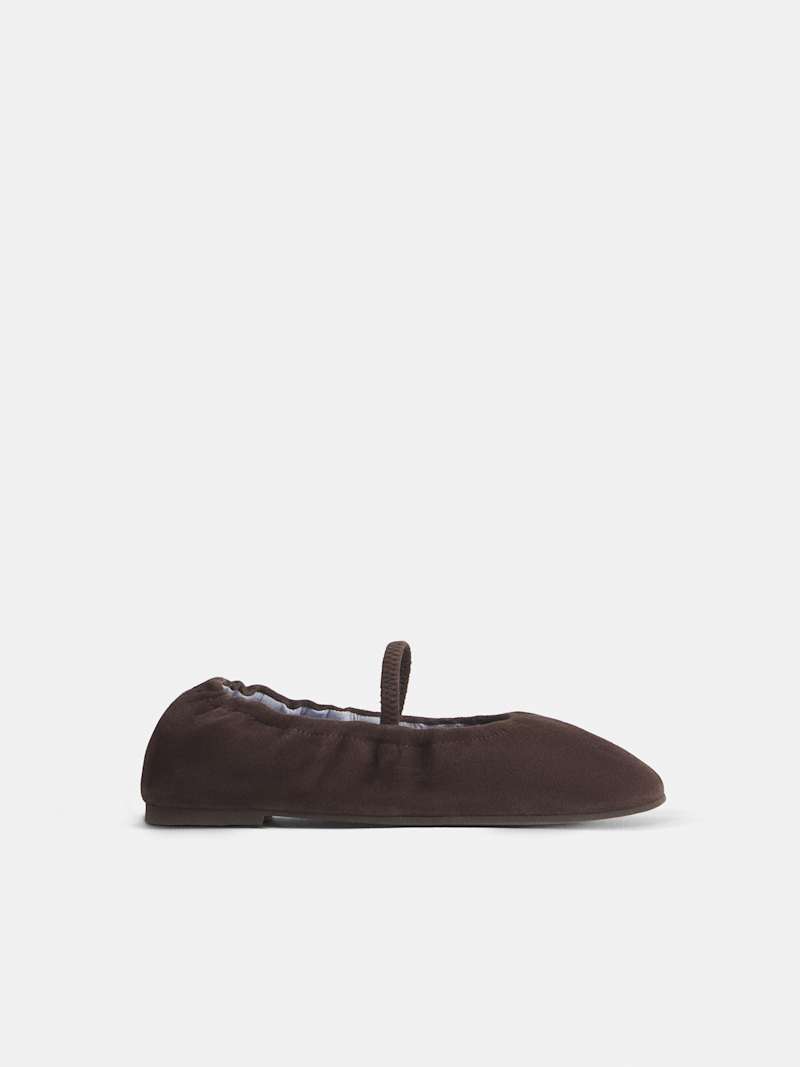 https://media.thereformation.com/image/upload/f_auto,q_auto,dpr_1.0/w_800,c_scale/PRD-SFCC/1308351/BOSS_SUEDE/1308351.3.BOSS_SUEDE