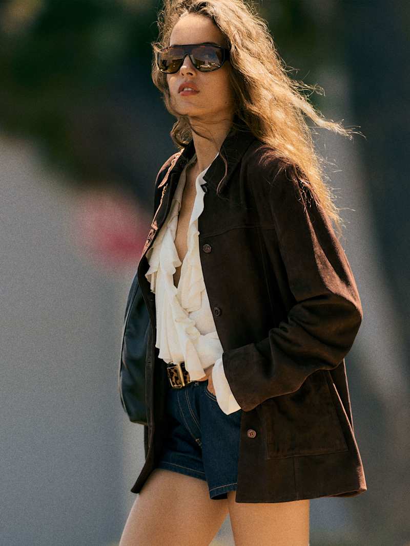 https://media.thereformation.com/image/upload/f_auto,q_auto,dpr_1.0/w_800,c_scale//PRD-SFCC/1313578/MOLE_SUEDE/1313578.1.MOLE_SUEDE?_s=RAABAB0