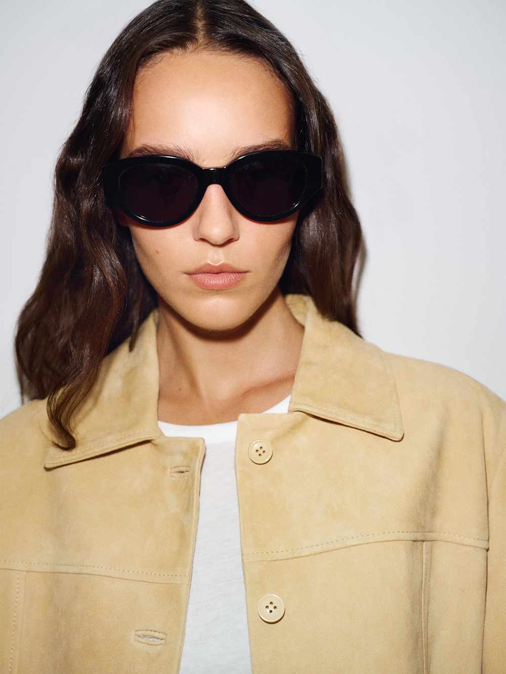 https://media.thereformation.com/image/upload/f_auto,q_auto:eco,dpr_2.0/w_500/PRD-SFCC/1313578/LEMON_SUEDE/1313578.3.LEMON_SUEDE