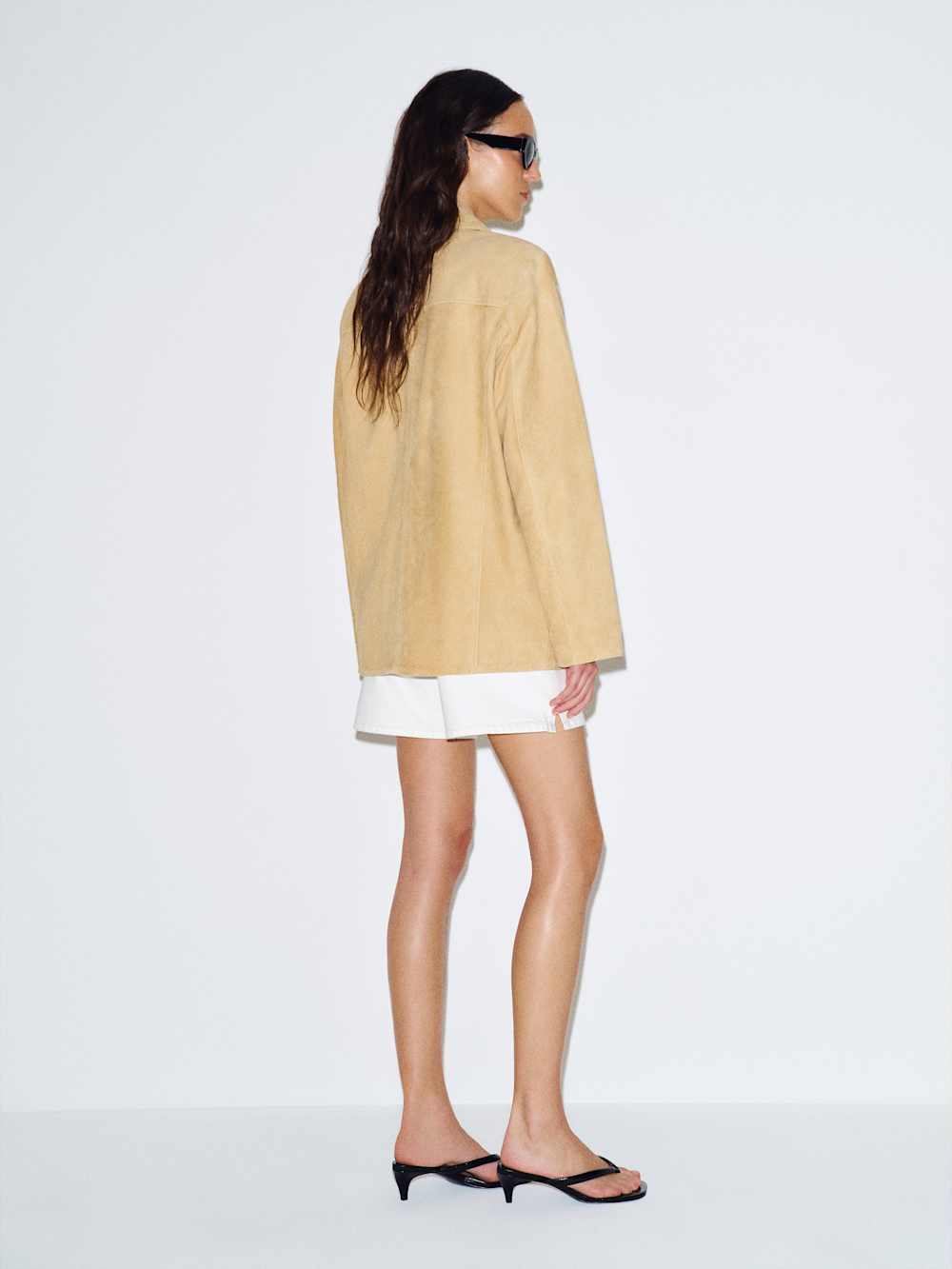 https://media.thereformation.com/image/upload/f_auto,q_auto:eco,dpr_2.0/w_500/PRD-SFCC/1313578/LEMON_SUEDE/1313578.4.LEMON_SUEDE