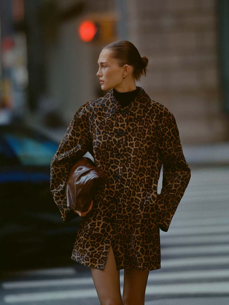 https://media.thereformation.com/image/upload/f_auto,q_auto,dpr_1.0/w_800,c_scale//PRD-SFCC/1317612/LEOPARD_HAIRCALF/1317612.1.LEOPARD_HAIRCALF?_s=RAABAB0