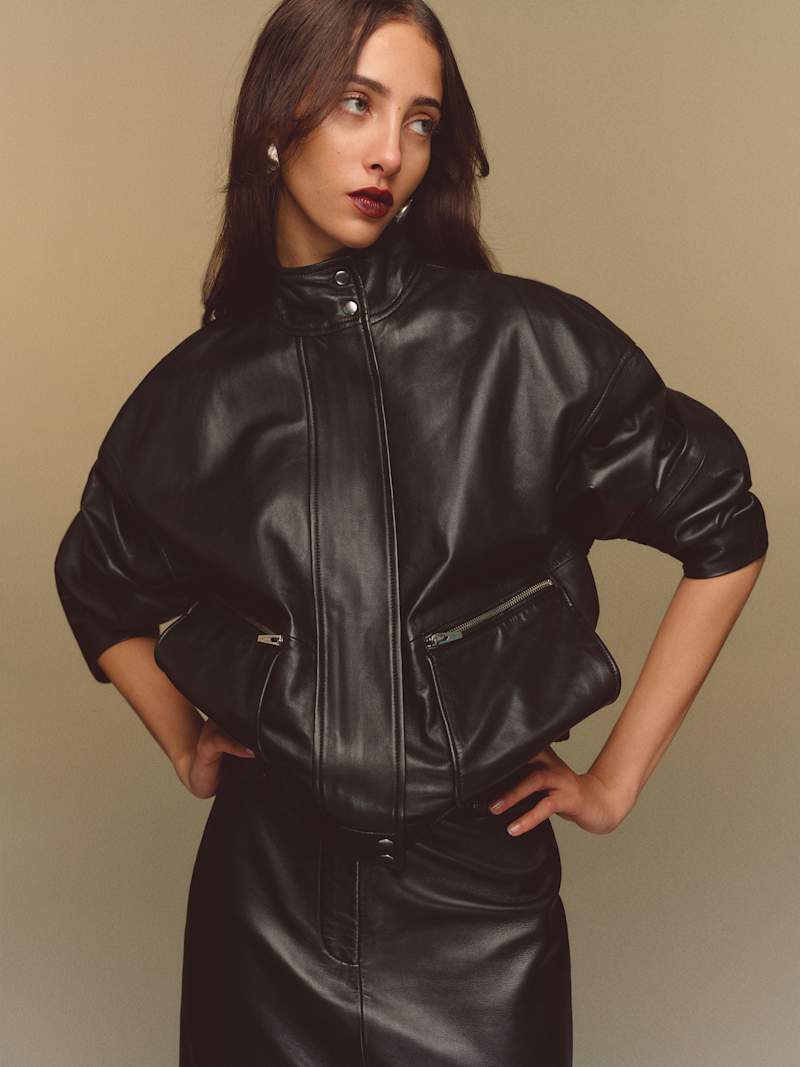 https://media.thereformation.com/image/upload/f_auto,q_auto,dpr_1.0/w_800,c_scale//PRD-SFCC/1318336/BLACK/1318336.1.BLACK?_s=RAABAB0