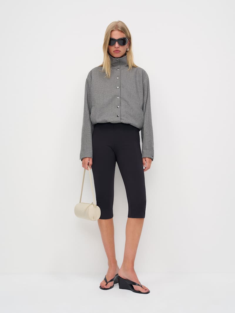 https://media.thereformation.com/image/upload/f_auto,q_auto,dpr_1.0/w_800,c_scale//PRD-SFCC/1318646/BLACK_AND_CREAM_PLAID/1318646.1.BLACK_AND_CREAM_PLAID