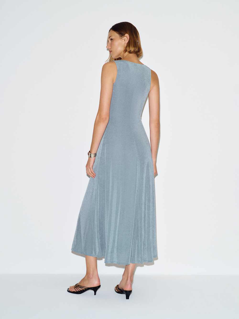 https://media.thereformation.com/image/upload/f_auto,q_auto:eco,dpr_2.0/w_500/PRD-SFCC/1319467/LIGHT_BLUE/1319467.4.LIGHT_BLUE