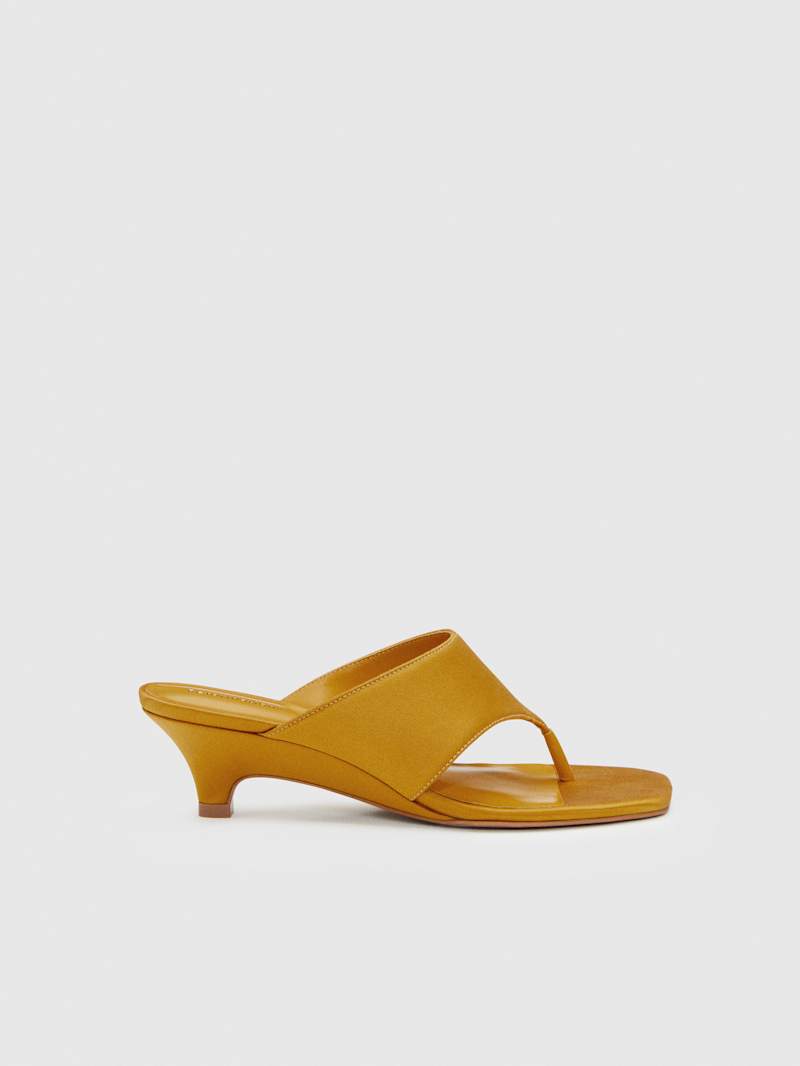 https://media.thereformation.com/image/upload/f_auto,q_auto,dpr_1.0/w_800,c_scale/PRD-SFCC/1319683/HONEY_MUSTARD_SATIN/1319683.1.HONEY_MUSTARD_SATIN