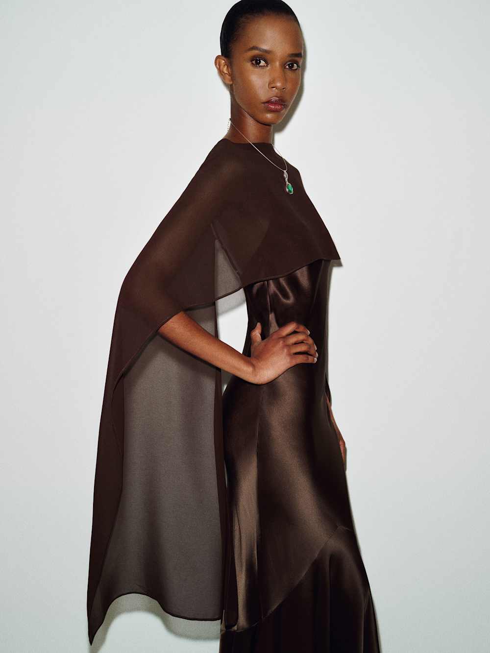 https://media.thereformation.com/image/upload/f_auto,q_auto:eco,dpr_2.0/w_500/PRD-SFCC/1319782/BLACK_BEAN/1319782.2.BLACK_BEAN