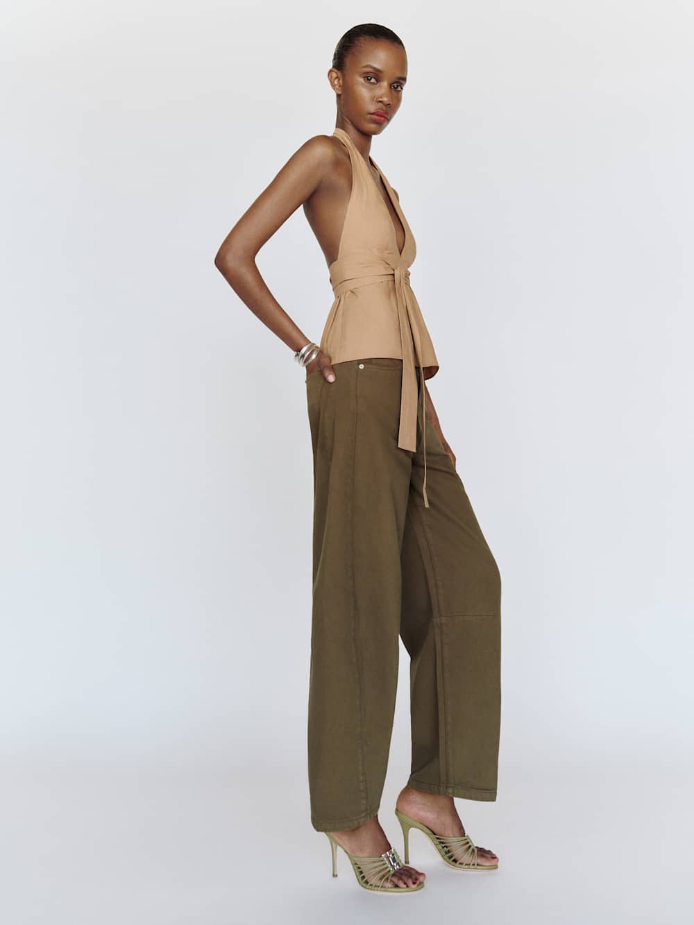 https://media.thereformation.com/image/upload/f_auto,q_auto:eco,dpr_2.0/w_500/PRD-SFCC/1320029/TRENCH_COAT/1320029.3.TRENCH_COAT