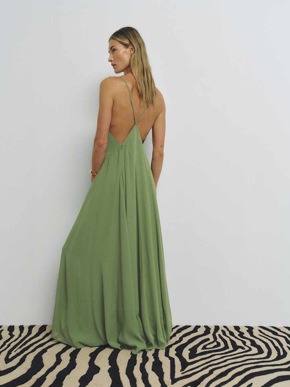 https://media.thereformation.com/image/upload/f_auto,q_auto:eco,dpr_2.0/w_500/PRD-SFCC/1320048/JADE_GREEN/1320048.1.JADE_GREEN