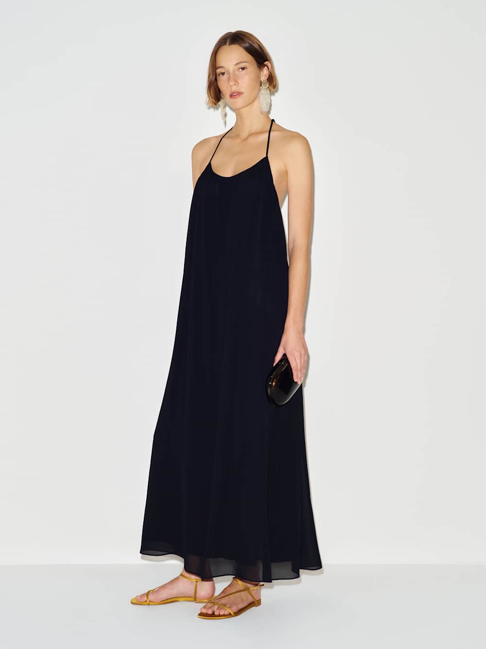 https://media.thereformation.com/image/upload/f_auto,q_auto:eco,dpr_2.0/w_500/PRD-SFCC/1320098/BLACK/1320098.6.BLACK