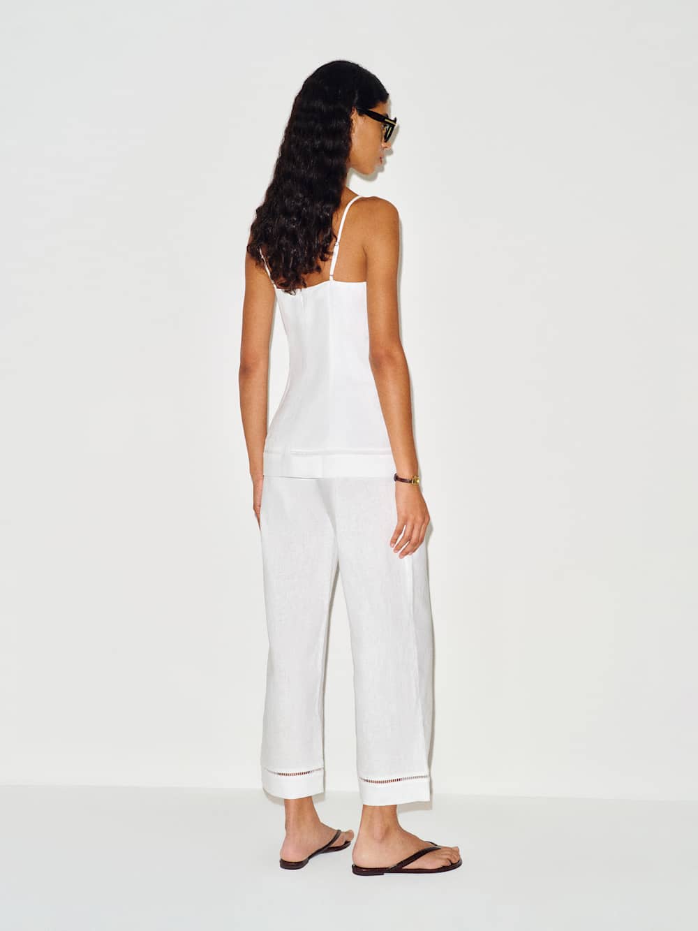 https://media.thereformation.com/image/upload/f_auto,q_auto:eco,dpr_2.0/w_500/PRD-SFCC/1320116/WHITE/1320116.4.WHITE
