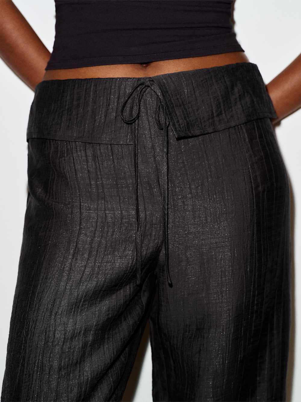 https://media.thereformation.com/image/upload/f_auto,q_auto:eco,dpr_2.0/w_500/PRD-SFCC/1320186/BLACK/1320186.3.BLACK