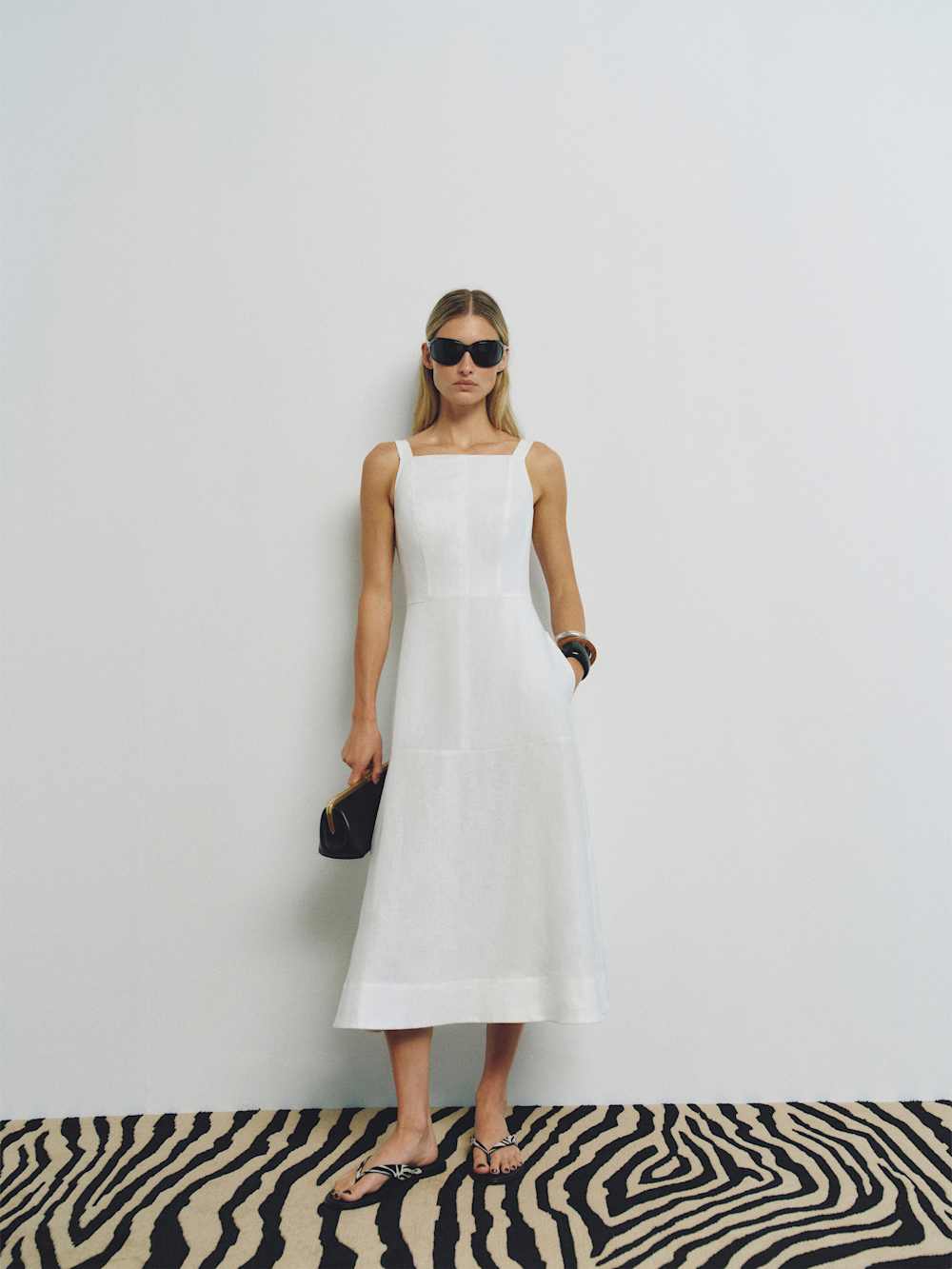 https://media.thereformation.com/image/upload/f_auto,q_auto:eco,dpr_2.0/w_500/PRD-SFCC/1320281/WHITE/1320281.1.WHITE