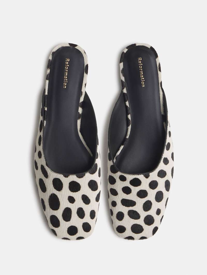 https://media.thereformation.com/image/upload/f_auto,q_auto,dpr_1.0/w_800,c_scale//PRD-SFCC/1320340/DALMATIAN_HAIRCALF/1320340.1.DALMATIAN_HAIRCALF?_s=RAABAB0