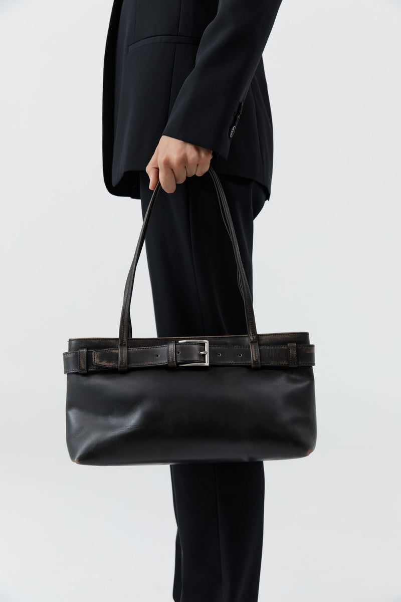 https://cdn.shopify.com/s/files/1/0747/7418/4152/files/20250409_StAgni_R26_SH_134_R26025BLK_5184_03bcb074-6f46-4396-8ab2-f5e261d4a69d.jpg?v=1760932837