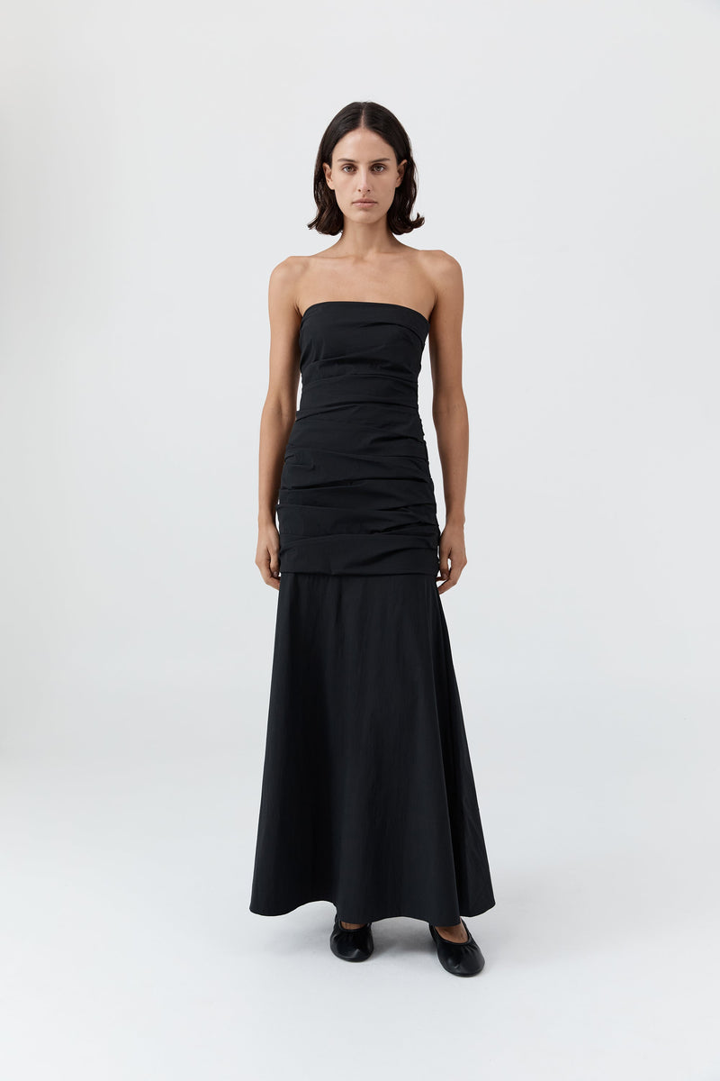 https://cdn.shopify.com/s/files/1/0747/7418/4152/files/20250409_StAgni_R26_SH_21_R26-912BLK_968.jpg?v=1760932960