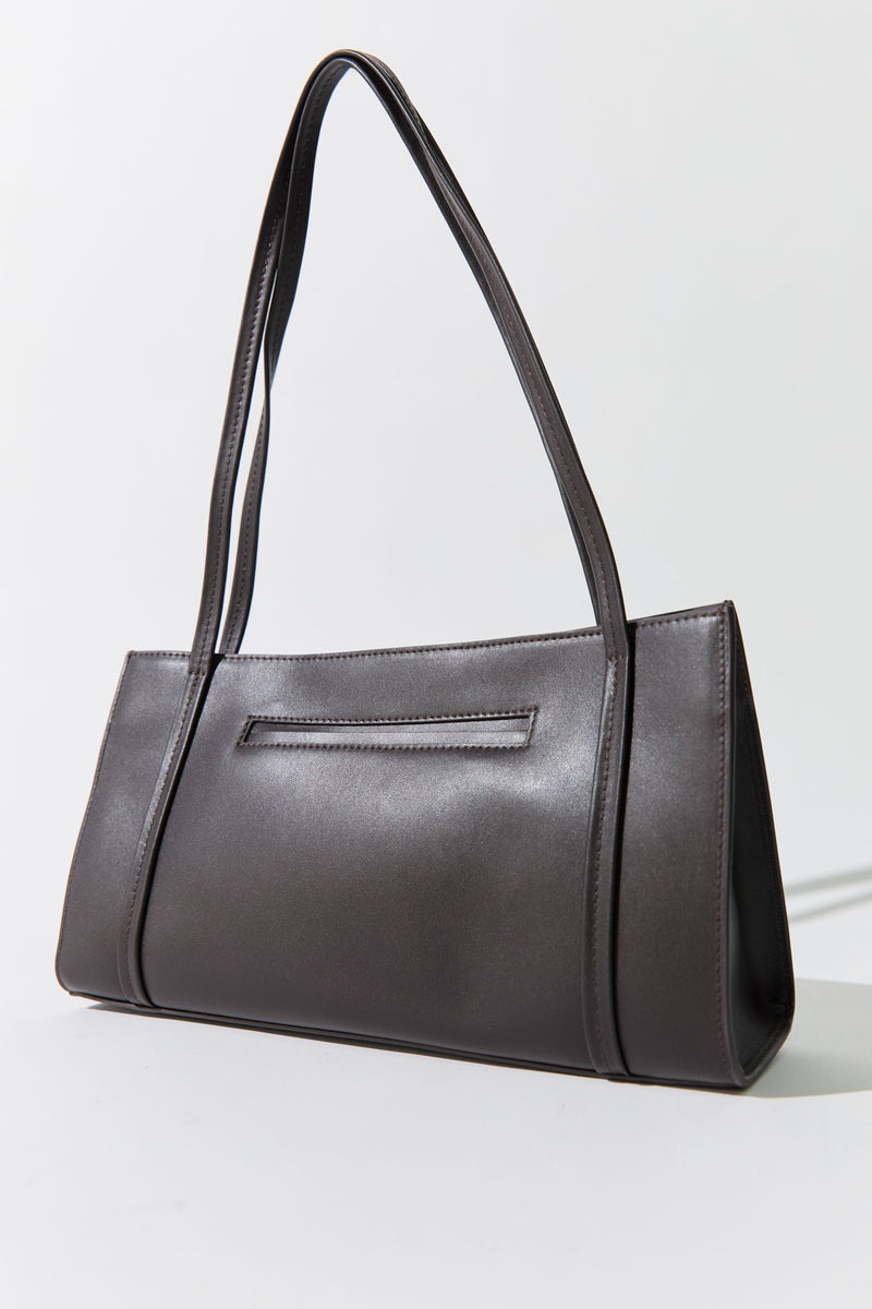 https://cdn.shopify.com/s/files/1/0747/7418/4152/files/20250728_StAgni_S26_StillLife_SH_12_245_621ee714-906c-4e0f-8fcb-91a86c570cd1.jpg?v=1770179781