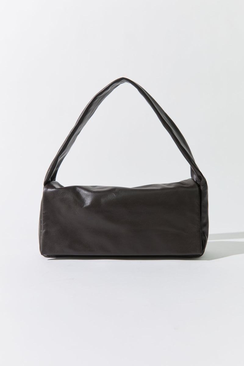 https://cdn.shopify.com/s/files/1/0747/7418/4152/files/20250728_StAgni_S26_StillLife_SH_16_346_ae2c15d0-a49c-4c15-96aa-6f3efc59eaad.jpg?v=1770179801