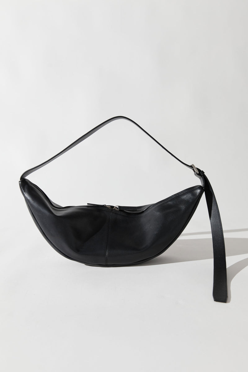https://cdn.shopify.com/s/files/1/0747/7418/4152/files/20251202_StAgni_W26_Acc_SH_115_S26-Extras_2711_9e9deed1-5bef-4f84-9499-c45049fcd1eb.jpg?v=1770179811