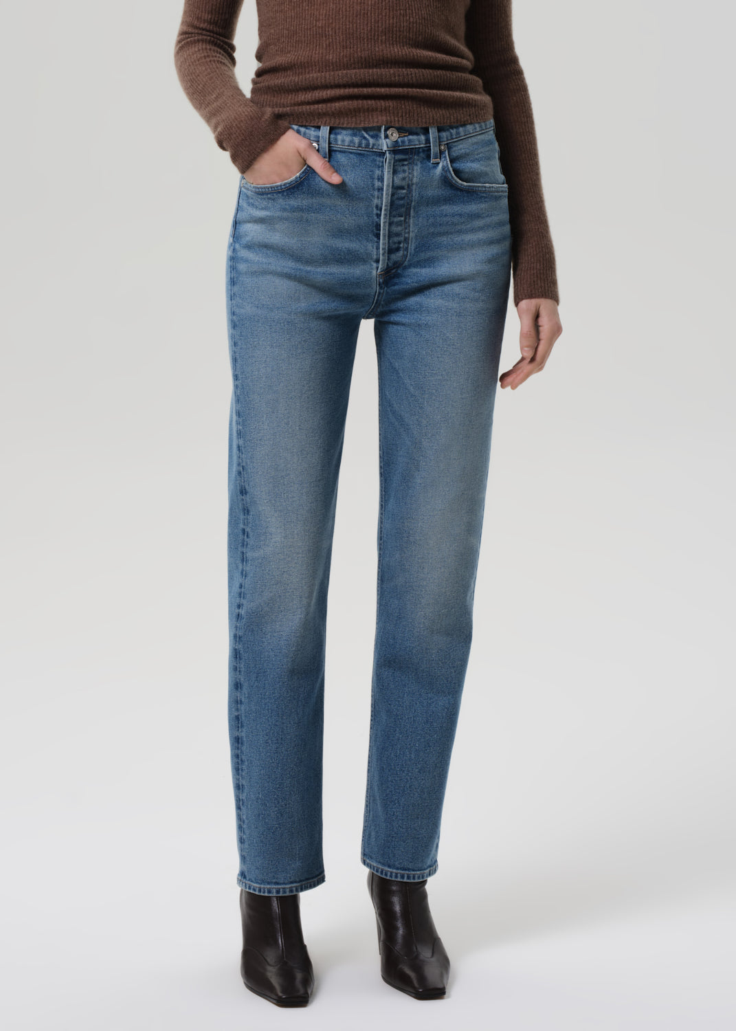 Blaine High-Rise Vintage Straight Jeans: Japanese Comfort-Stretch Denim in Lyon