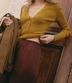 Elegant Merino Wool Ribbed V-Neck Henley Top - Yellow Thistle