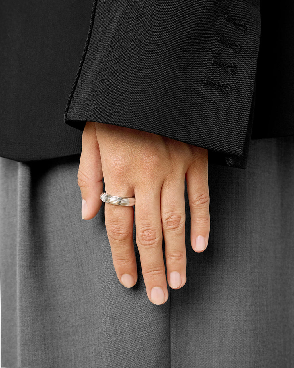 https://cdn.shopify.com/s/files/1/0592/5945/3598/files/AMELIA_RING_SILVER_1_f5812d7b-9221-4899-b1d2-7b93b53c5dcd.jpg?v=1770903504