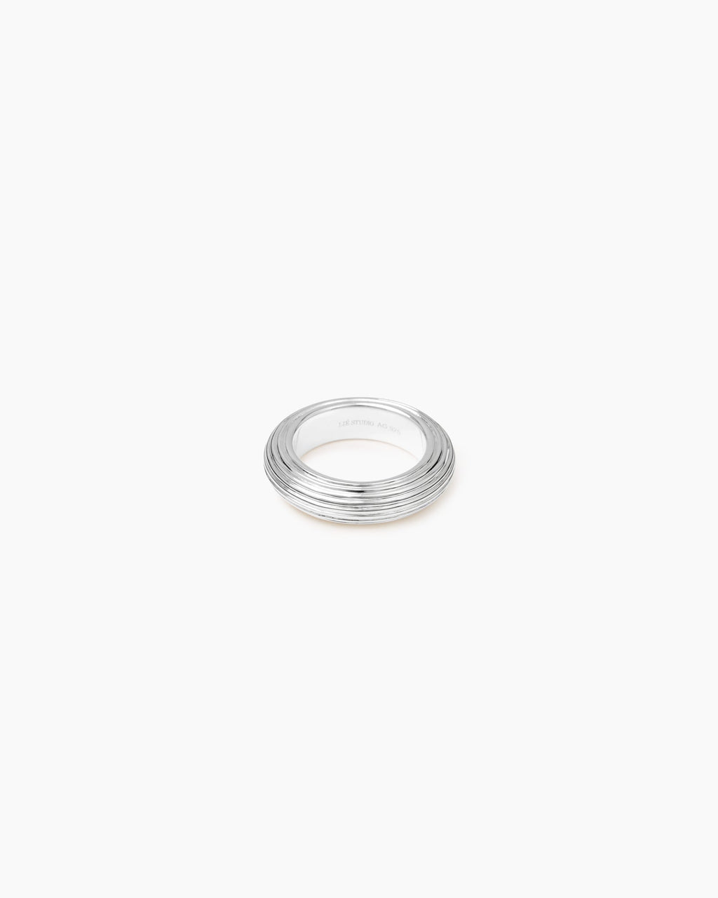 https://cdn.shopify.com/s/files/1/0592/5945/3598/files/AMELIA_RING_SILVER_2.jpg?v=1759331599