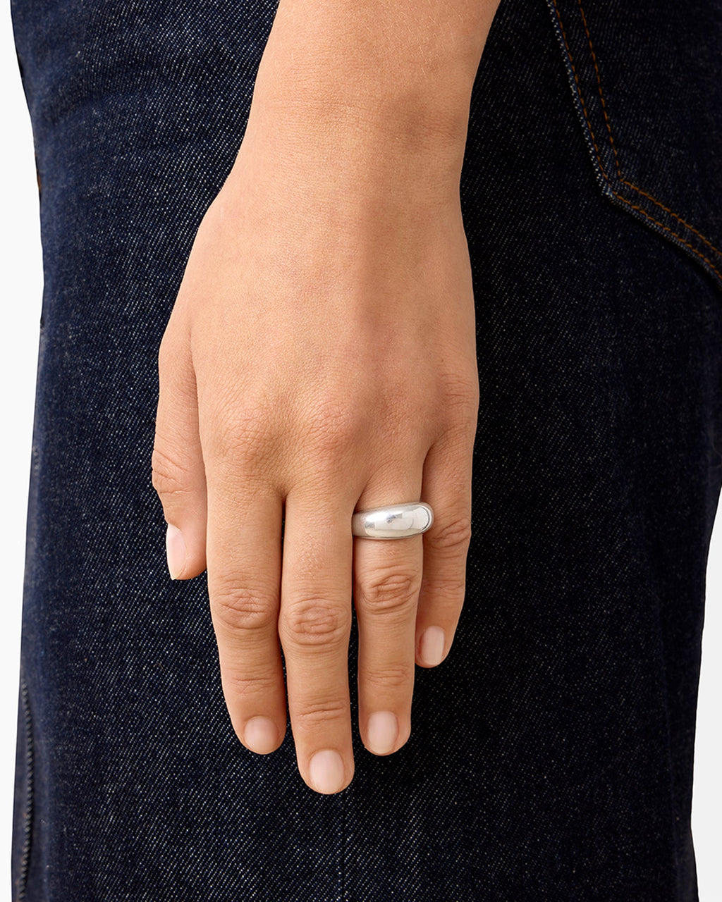 https://cdn.shopify.com/s/files/1/0592/5945/3598/files/ANNA_RING_SILVER_21.jpg?v=1770904982