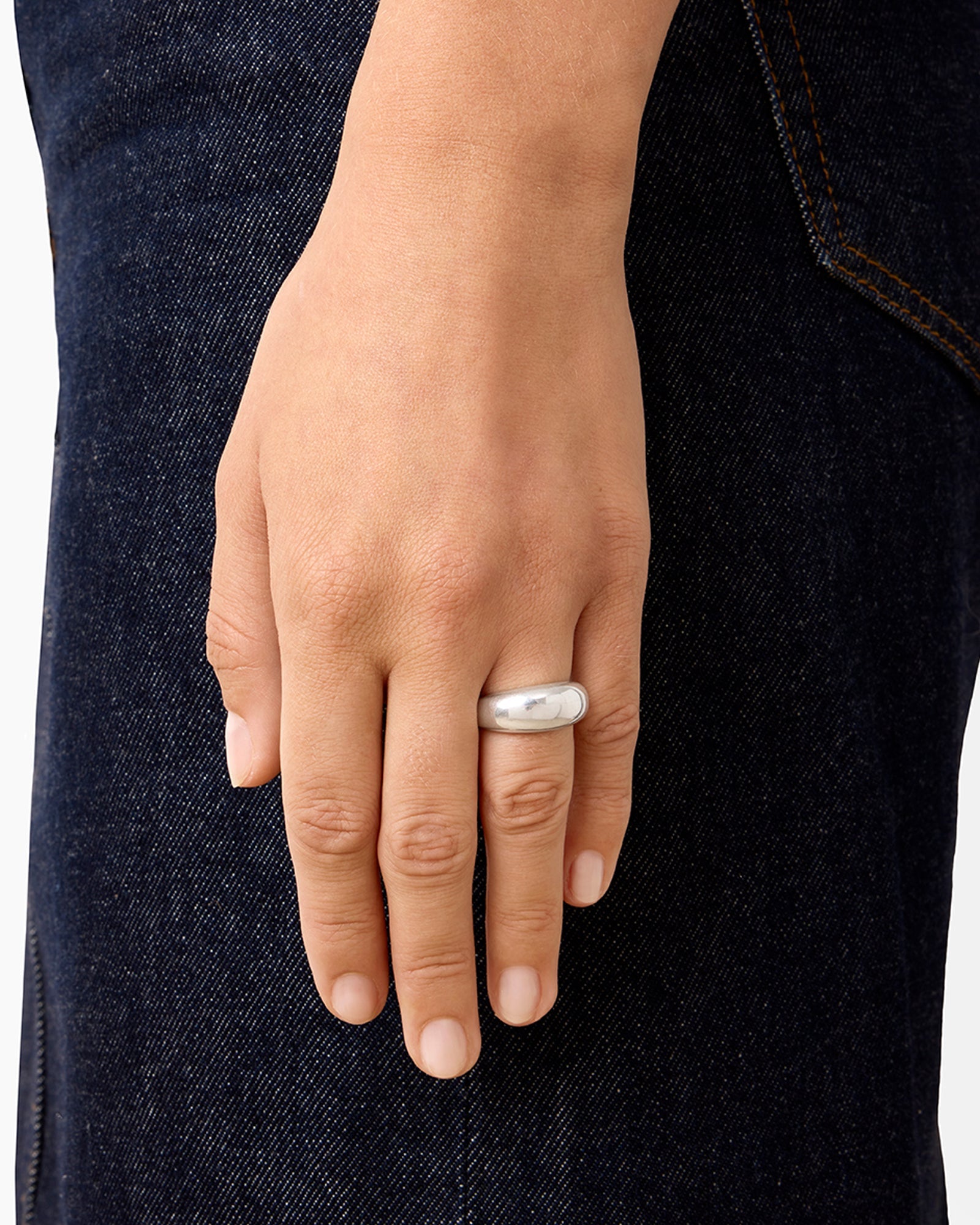 https://cdn.shopify.com/s/files/1/0592/5945/3598/files/ANNA_RING_SILVER_21.jpg?v=1770904982