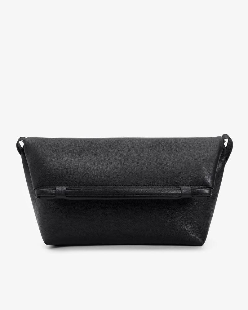 https://cdn.shopify.com/s/files/1/0211/0338/files/AW25-AUDEN-BLACK-01_86d23719-bb7b-4e2b-9f01-77f471fe8748.jpg?v=1757262680