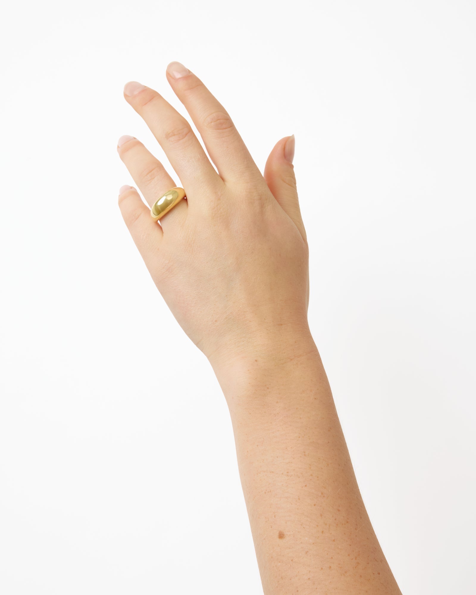 https://cdn.shopify.com/s/files/1/0592/5945/3598/files/Anna_gold_2.jpg?v=1748260849