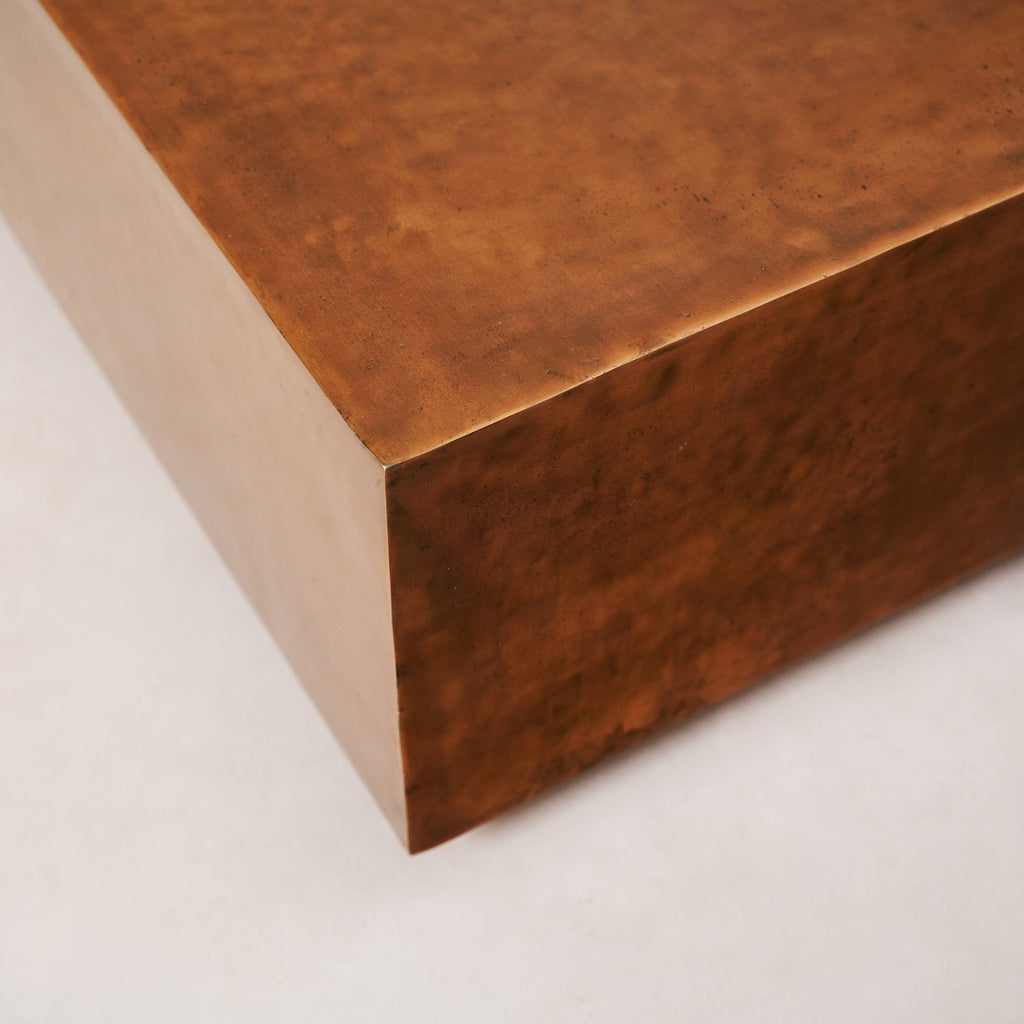 https://cdn.shopify.com/s/files/1/0593/2217/1565/files/Antique-Copper-Coffee-Table5.jpg?v=1740184672