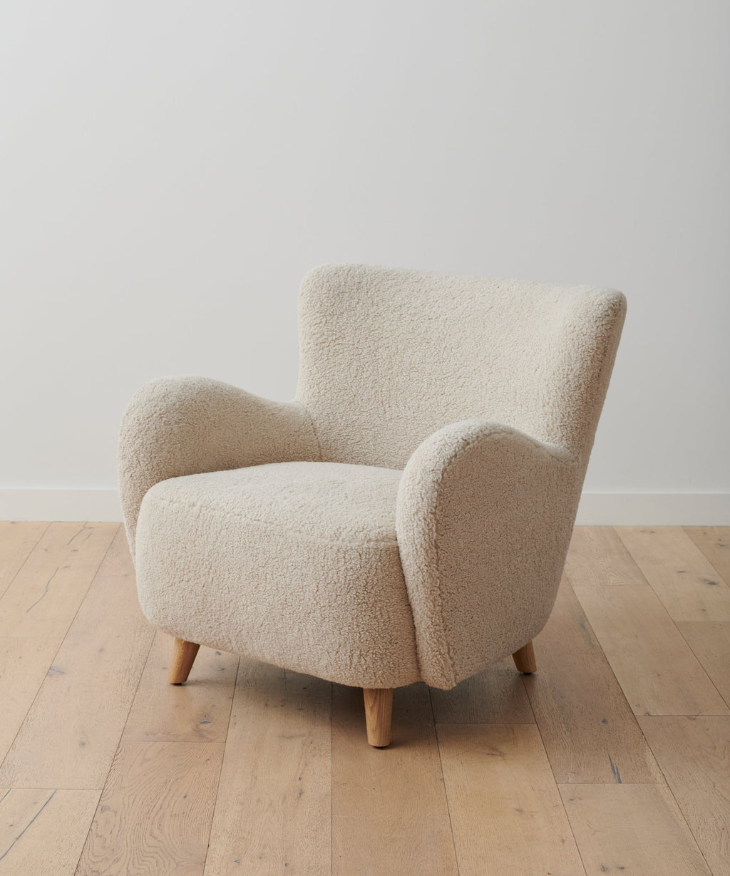 https://cdn.shopify.com/s/files/1/0565/1234/8333/products/Aspen_Boucle_Chair_Bone_1.jpg?v=1762182844