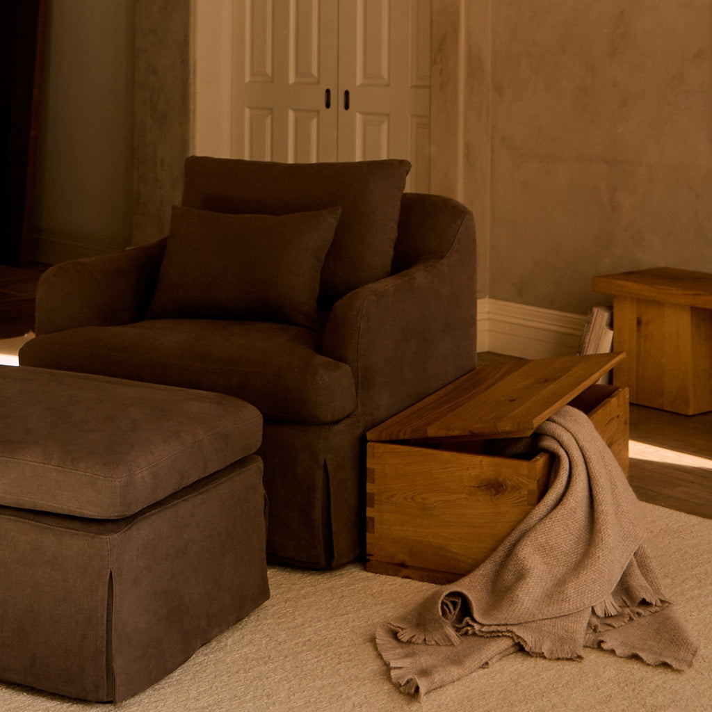 https://cdn.shopify.com/s/files/1/0593/2217/1565/files/Atnwerp-Chest-Antwerp-Armchair-VtgBlk.jpg?v=1772588969