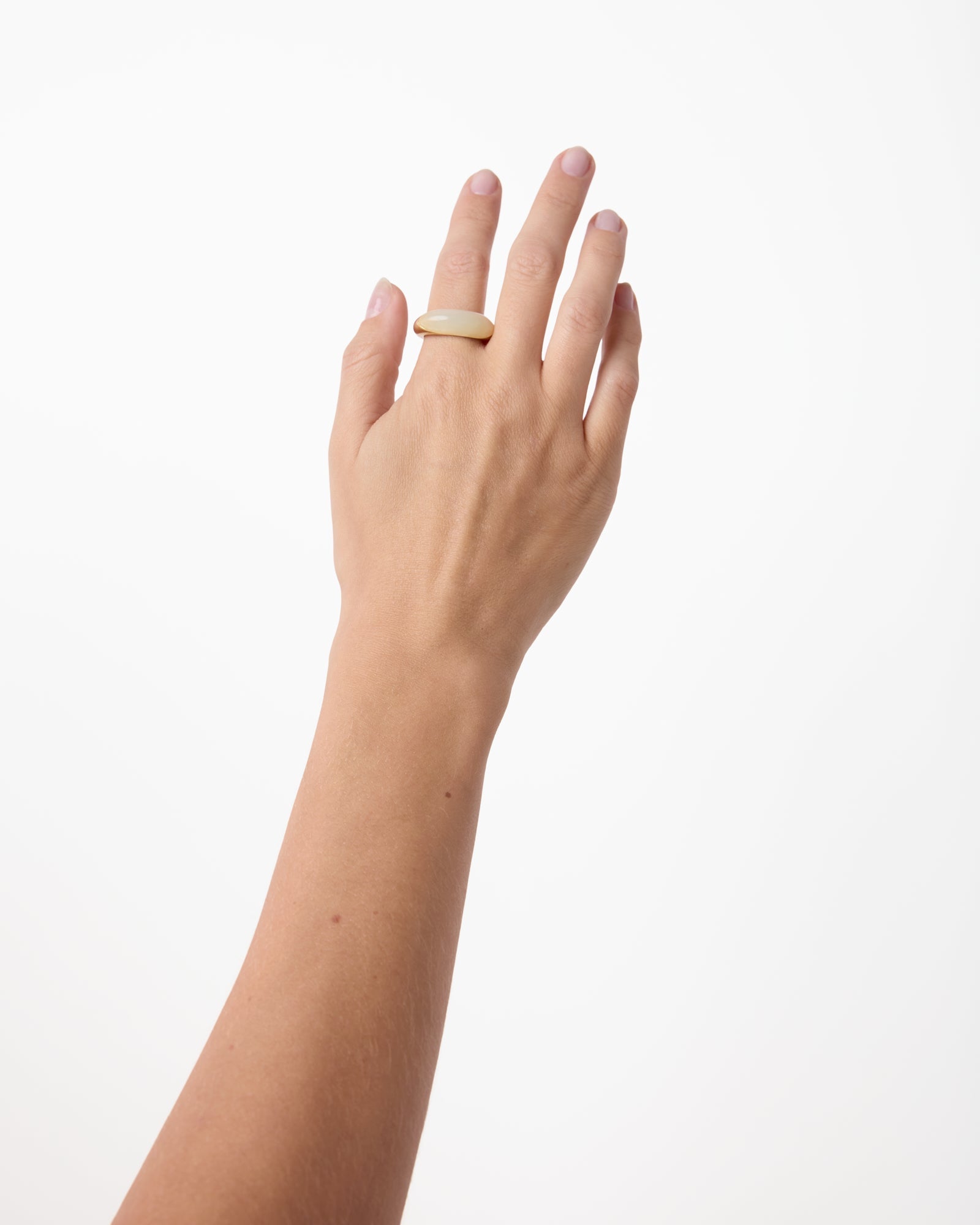 https://cdn.shopify.com/s/files/1/0592/5945/3598/files/BEATRICE_RING_GOLD_GREENSERPENTINE_3.jpg?v=1769095205