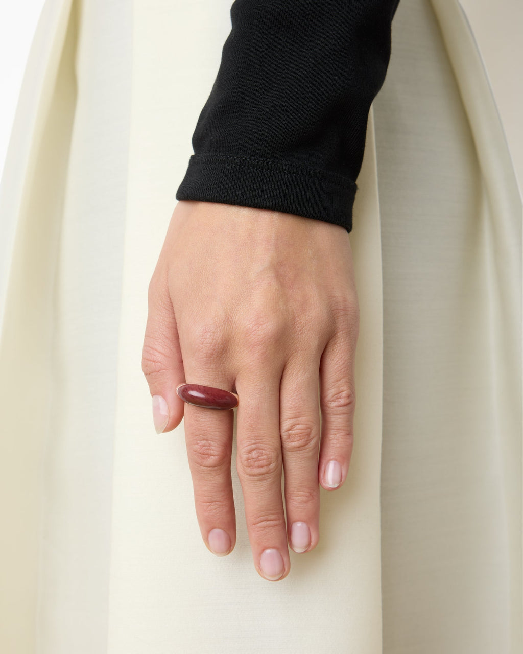 https://cdn.shopify.com/s/files/1/0592/5945/3598/files/BEATRICE_RING_SILVER_REDMOOKIATE_2_2fd62f1c-fe3c-4a15-b168-890585ea3cd8.jpg?v=1769095445