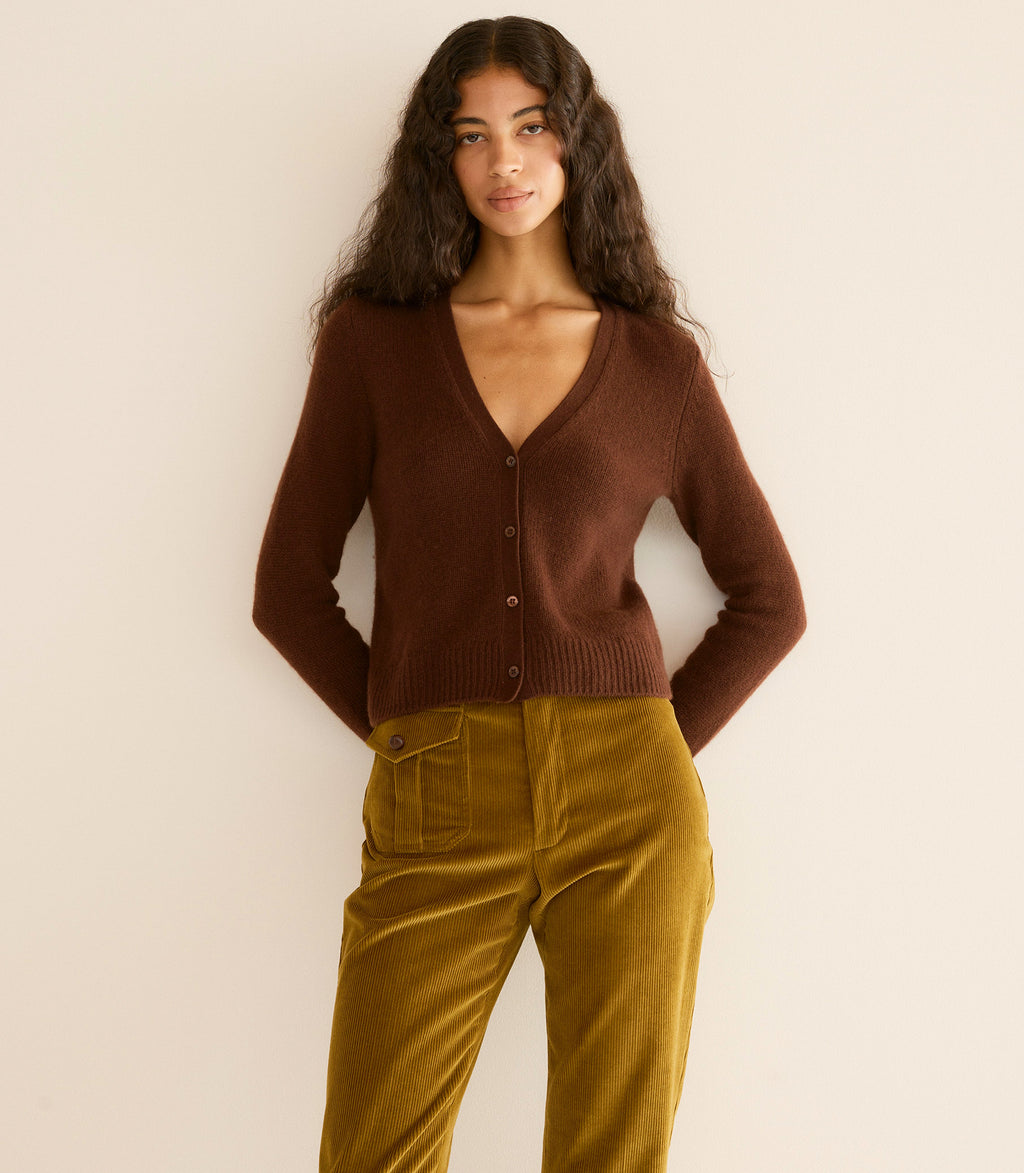 Luxurious 100% Cashmere V-Neck Cardigan Sweater: Fitted, Ribbed, Dark Umber