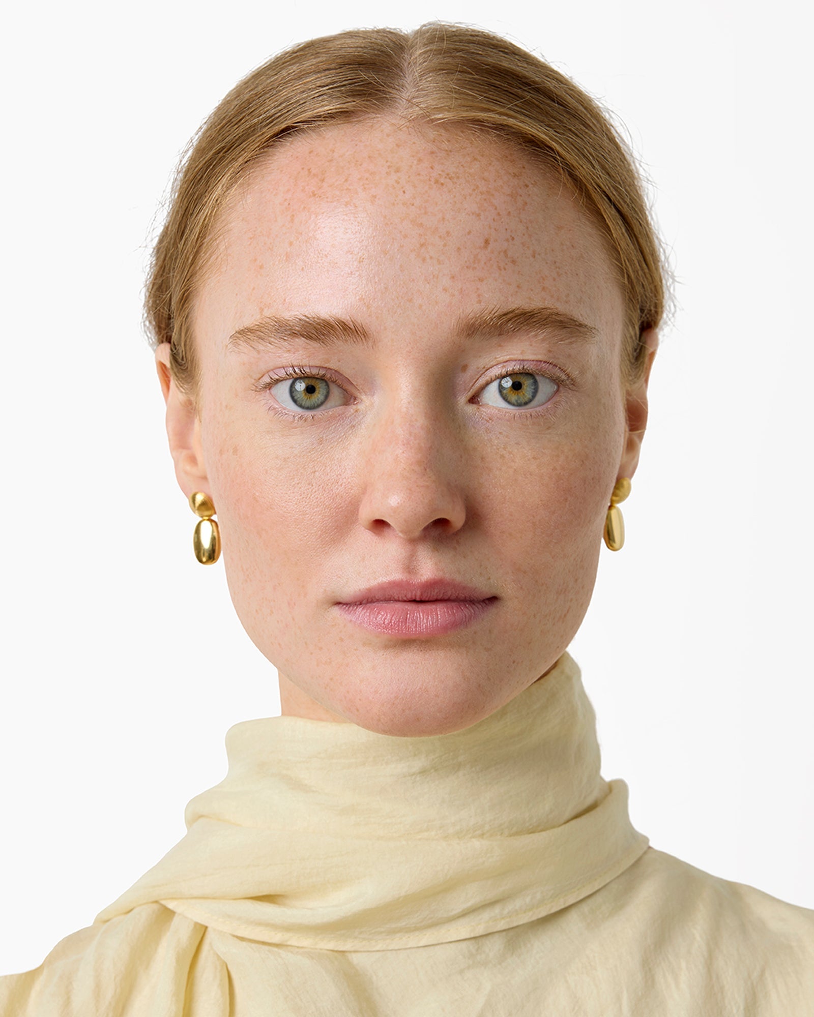 https://cdn.shopify.com/s/files/1/0592/5945/3598/files/CARLA_EARRINGS_GOLD_2_1.jpg?v=1770903242