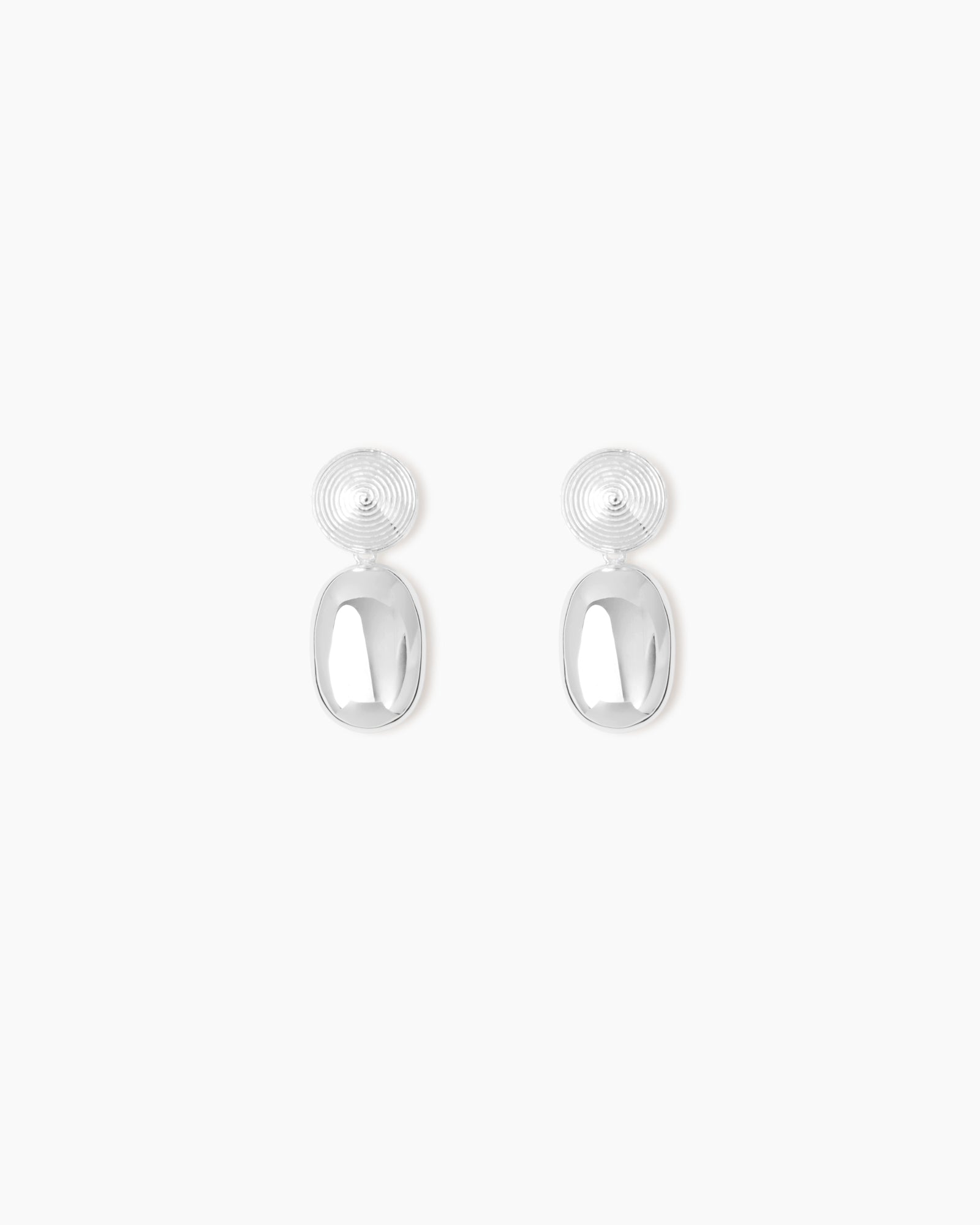 https://cdn.shopify.com/s/files/1/0592/5945/3598/files/CARLA_EARRINGS_SILVER.jpg?v=1761827317