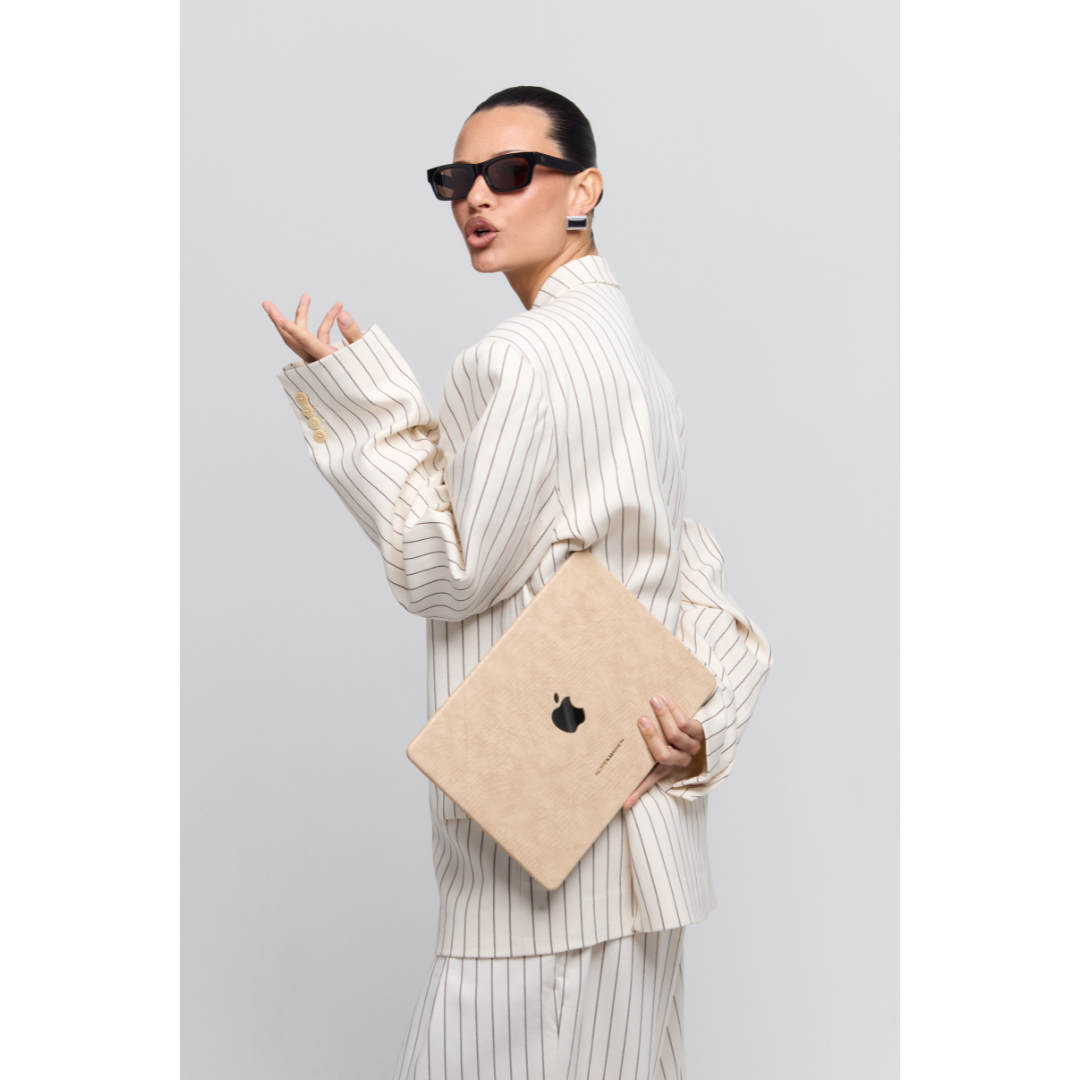 https://cdn.shopify.com/s/files/1/0574/0989/6626/files/CASHMERE_2.png?v=1749854050