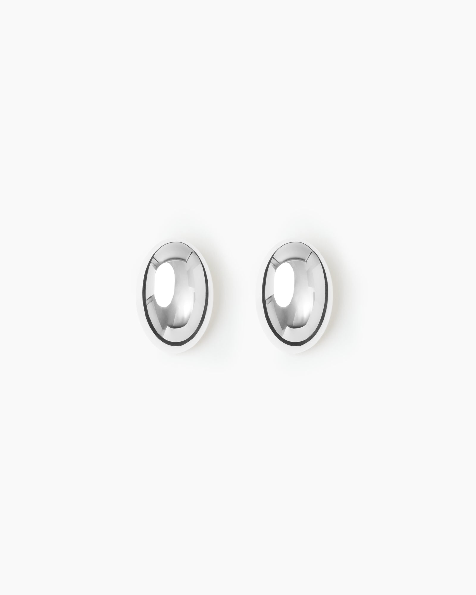 https://cdn.shopify.com/s/files/1/0592/5945/3598/files/Camille_silver.jpg?v=1748260764